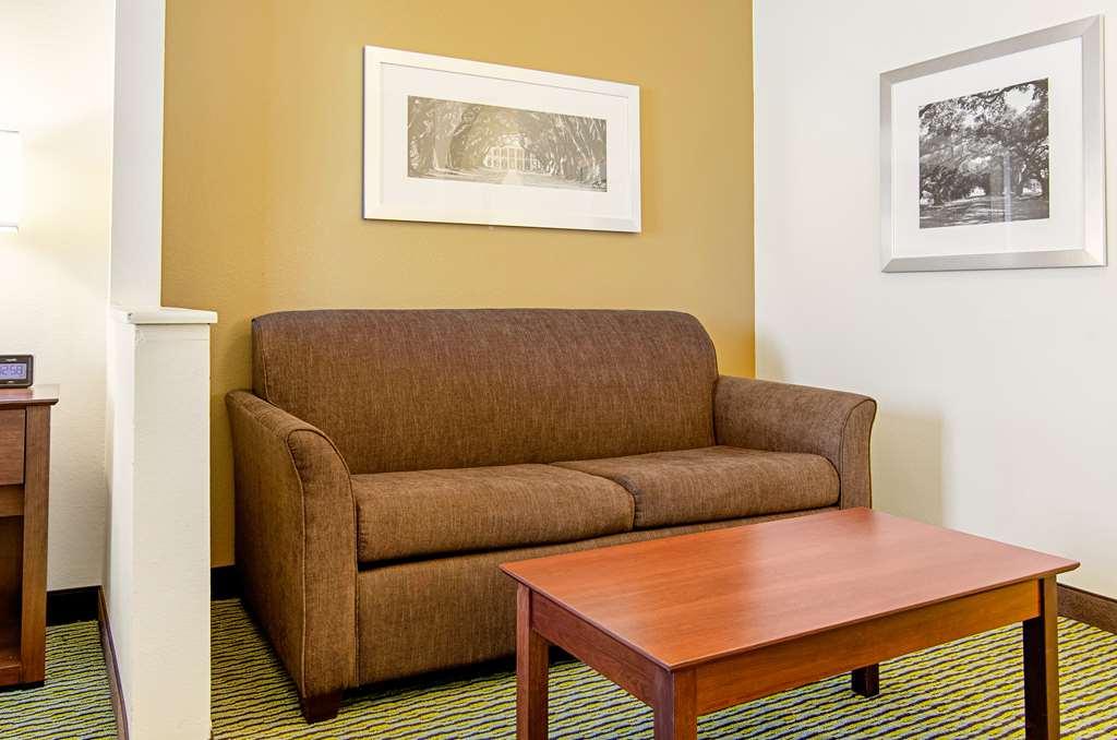 Quality Inn & Suites Near Tanger Outlet Mall Gonzales Cameră foto