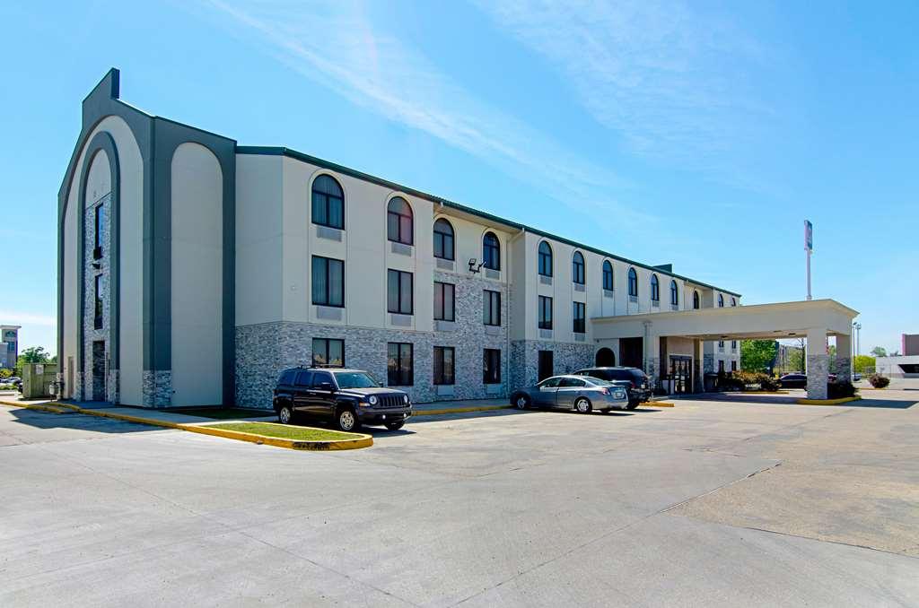 Quality Inn & Suites Near Tanger Outlet Mall Gonzales Exterior foto