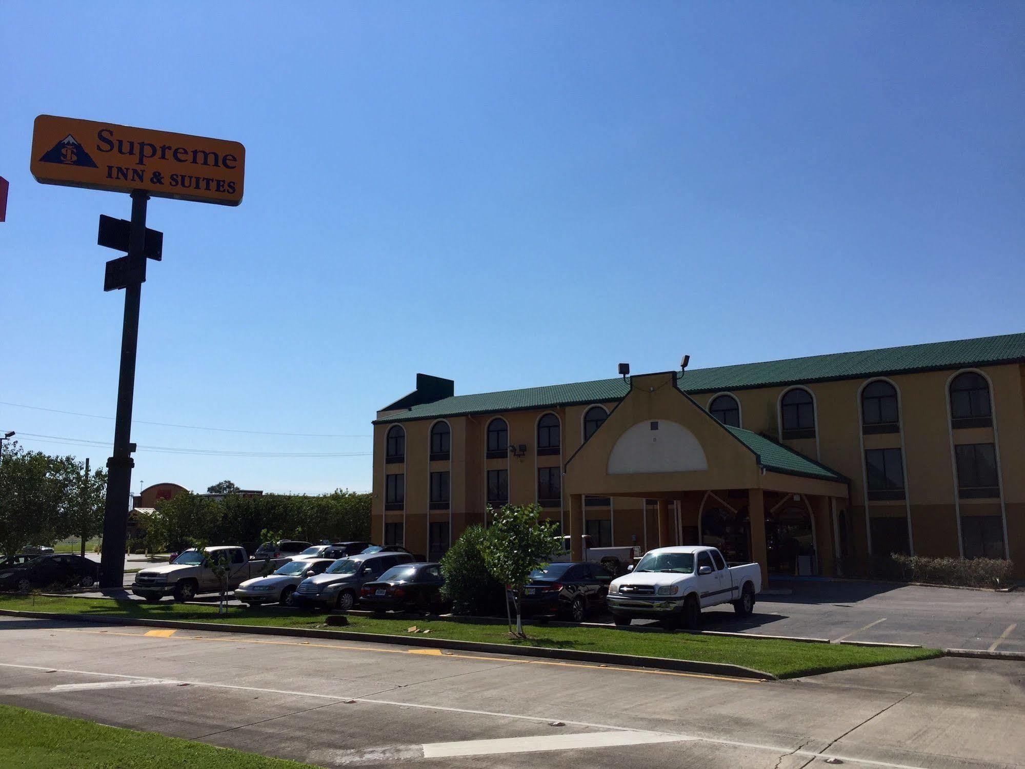 Quality Inn & Suites Near Tanger Outlet Mall Gonzales Exterior foto